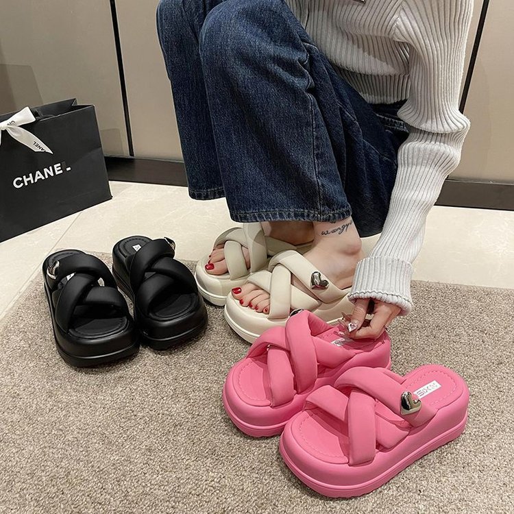 2024 new women's sponge cake slippers cross sole beach sandals casual fairy style elevated women's shoes